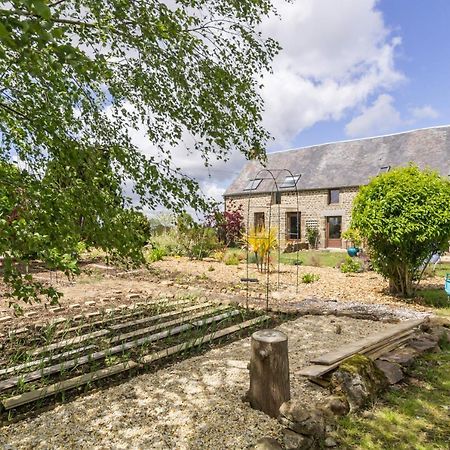Bed and Breakfast Le Jardin Des Fees Savigny-le-Vieux Exteriér fotografie