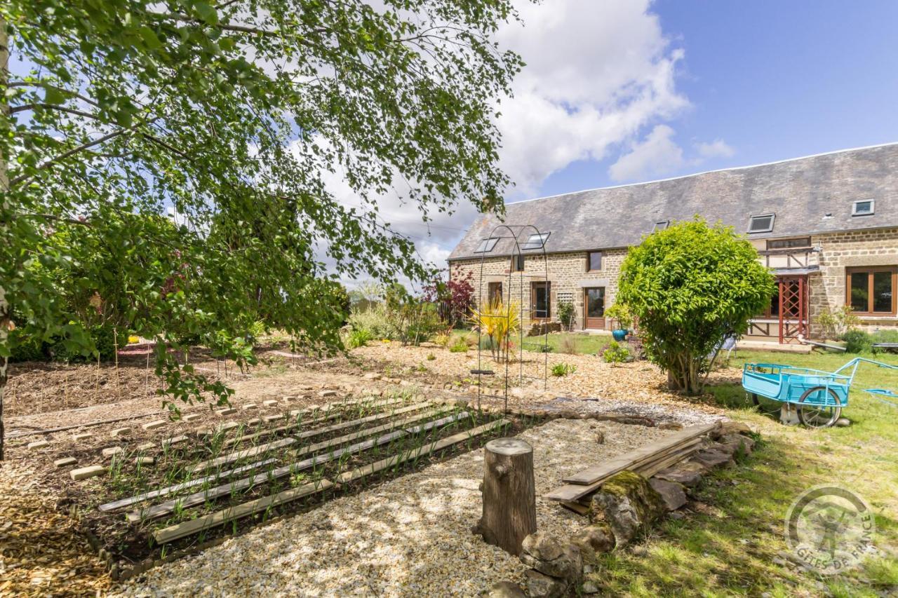 Bed and Breakfast Le Jardin Des Fees Savigny-le-Vieux Exteriér fotografie