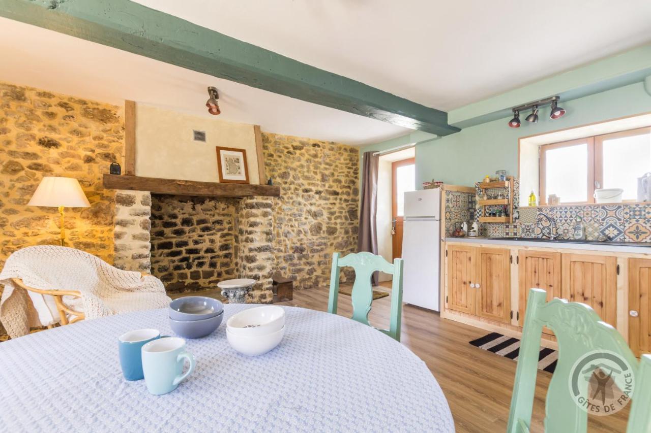 Bed and Breakfast Le Jardin Des Fees Savigny-le-Vieux Exteriér fotografie